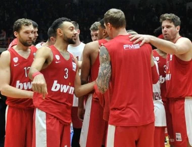 Ο παίκτης του Ολυμπιακού και η πασίγνωστη πρωταγωνίστρια ερωτικών ταινιών...(φώτο)